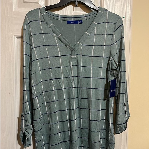 Medium size womens cloths ..new - Picture 5 of 8